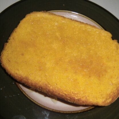 すりおろし人参入りのパンで作りました♪
写真で判りずらいけど、バターとはちみつが染みてとっても美味しかった！
ご馳走さまです～（*^^*)/